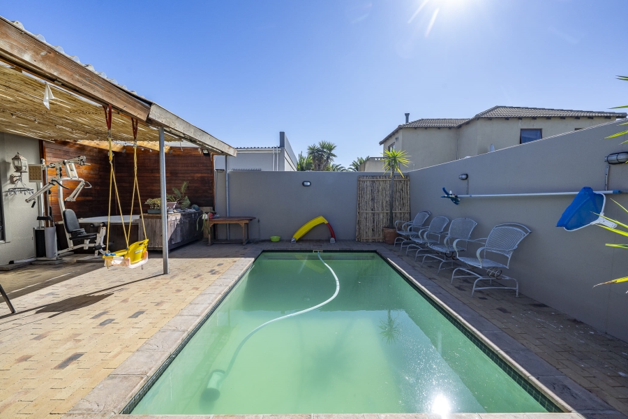 3 Bedroom Property for Sale in Parklands Western Cape